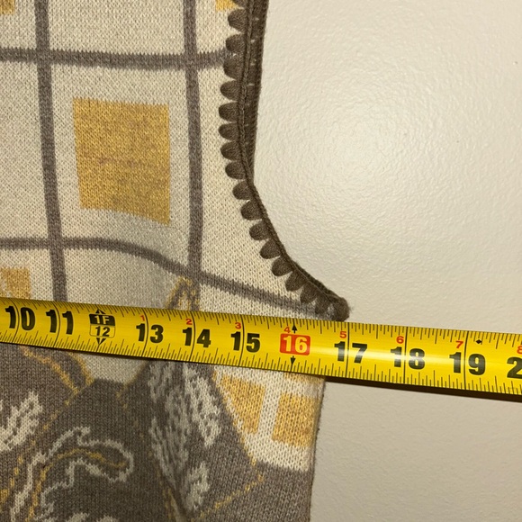 Granola Girl Vest - Picture 9 of 10